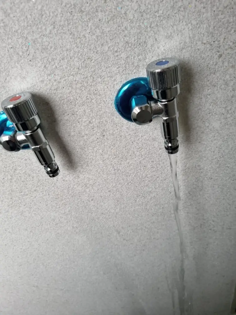 세탁실 수도꼭지